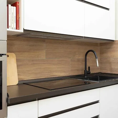 Ci Vuole Leggerezza Free Parking *