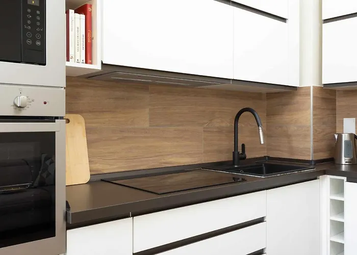 Ci Vuole Leggerezza Free Parking *